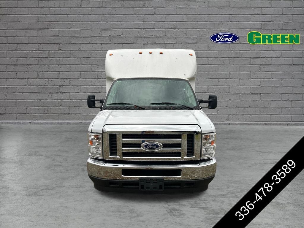 2025 Ford E-350SD Base Cutaway