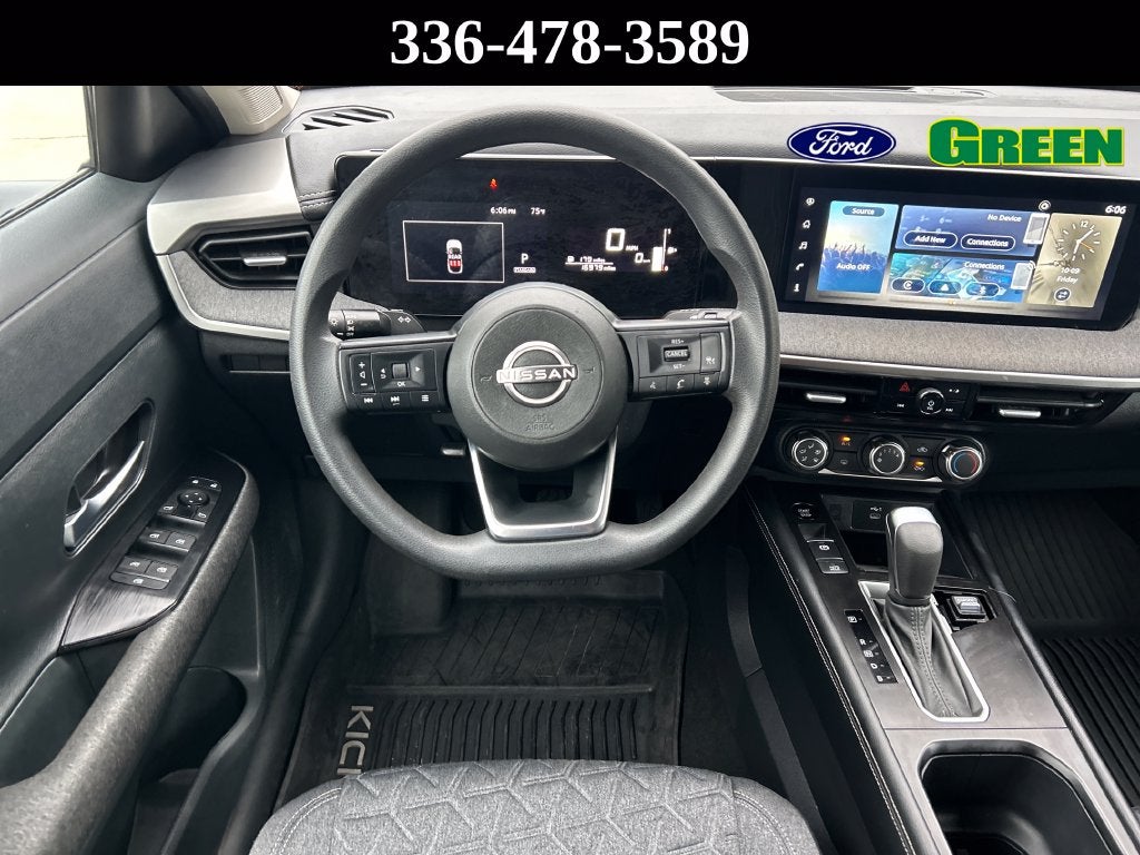 2025 Nissan Kicks SV