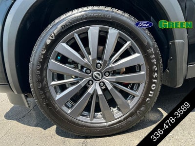 2024 Nissan Pathfinder SL
