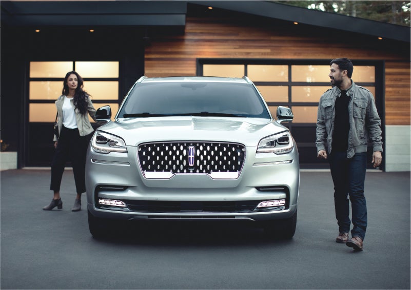The sparkling grille of the 2023 Lincoln Aviator® Grand Touring model | Green Lincoln in Greensboro NC