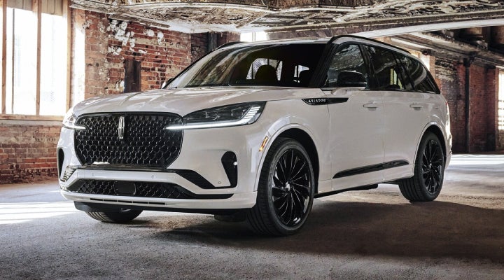 A 2026 Lincoln Aviator® SUV is shown with the available Jet Appearance Package. | Green Lincoln in Greensboro NC