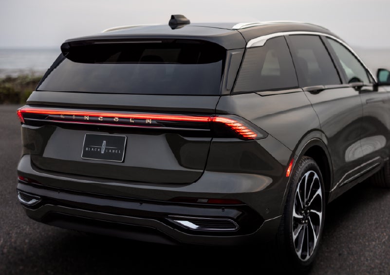 The rear of a 2026 Lincoln Black Label™ Nautilus® SUV displays full LED rear lighting. | Green Lincoln in Greensboro NC
